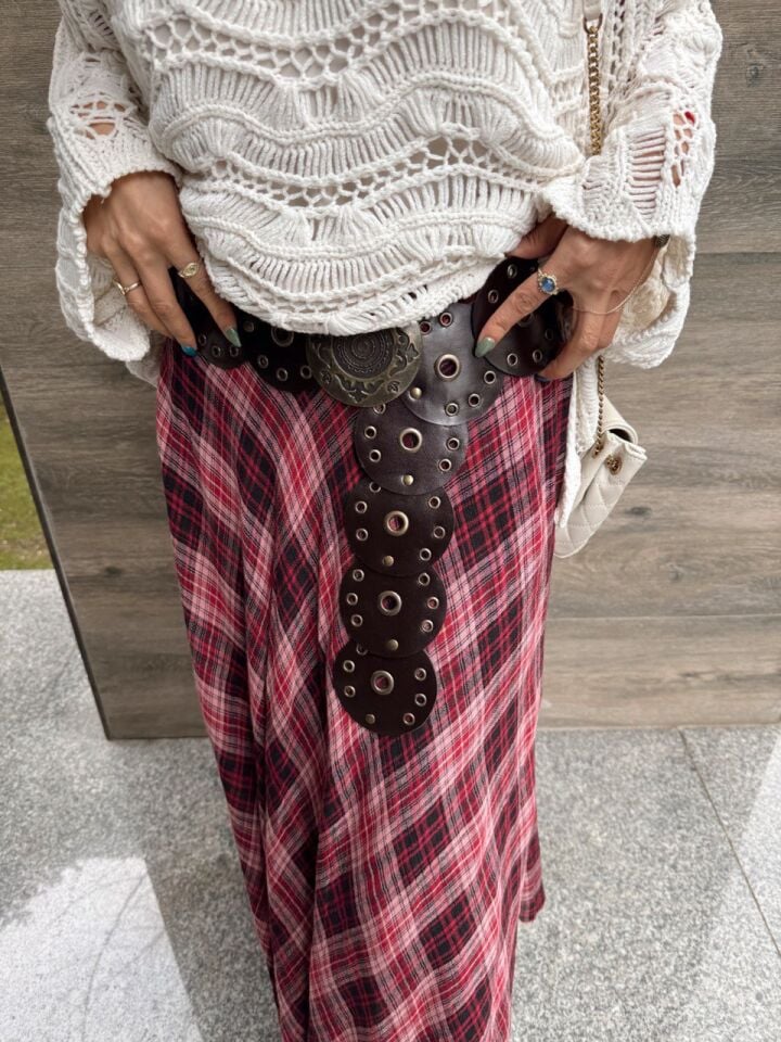 PEMBE KARELİ UZUN ETEK