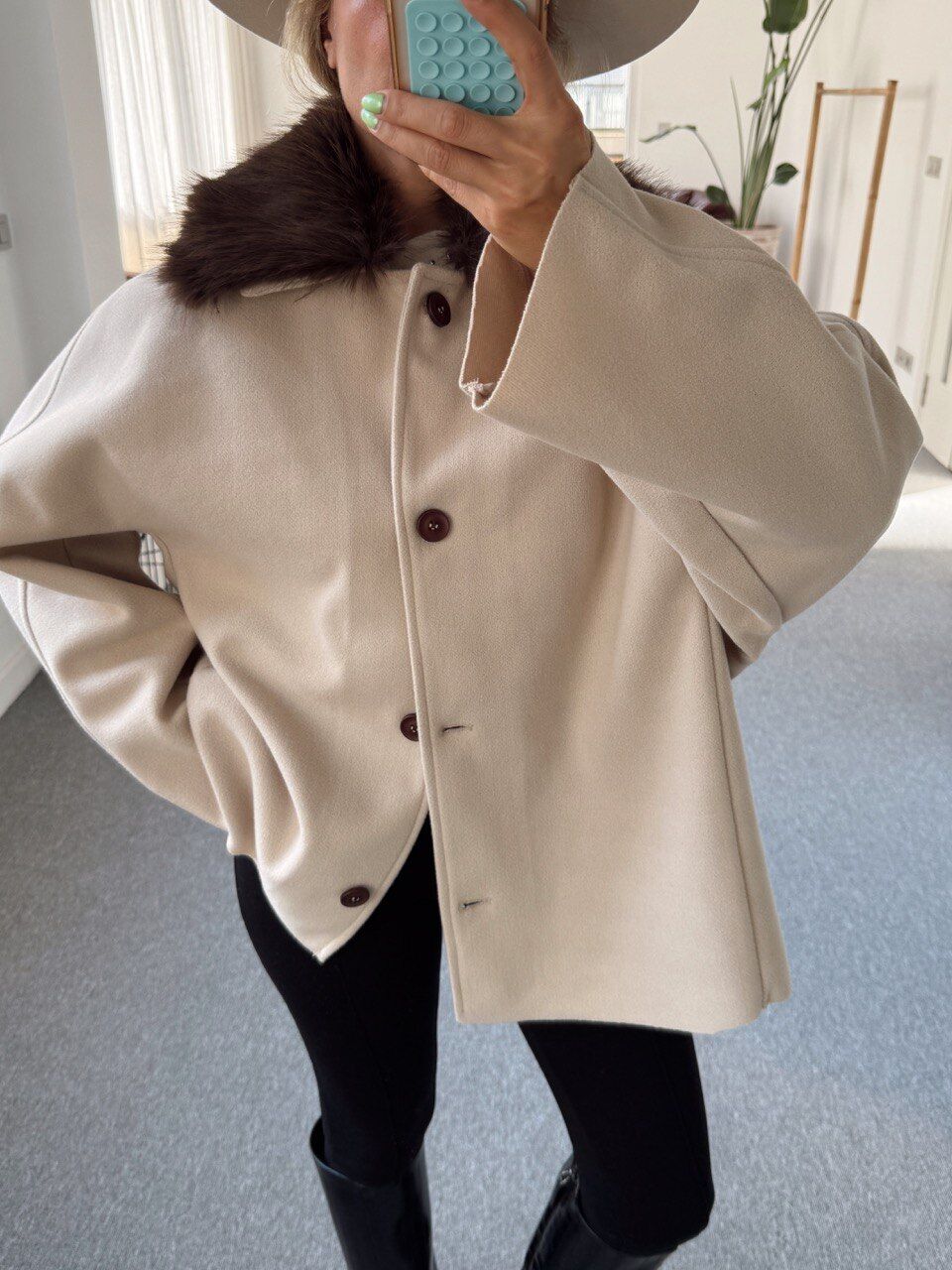 KREM KÜRK YAKA KAŞE CEKET