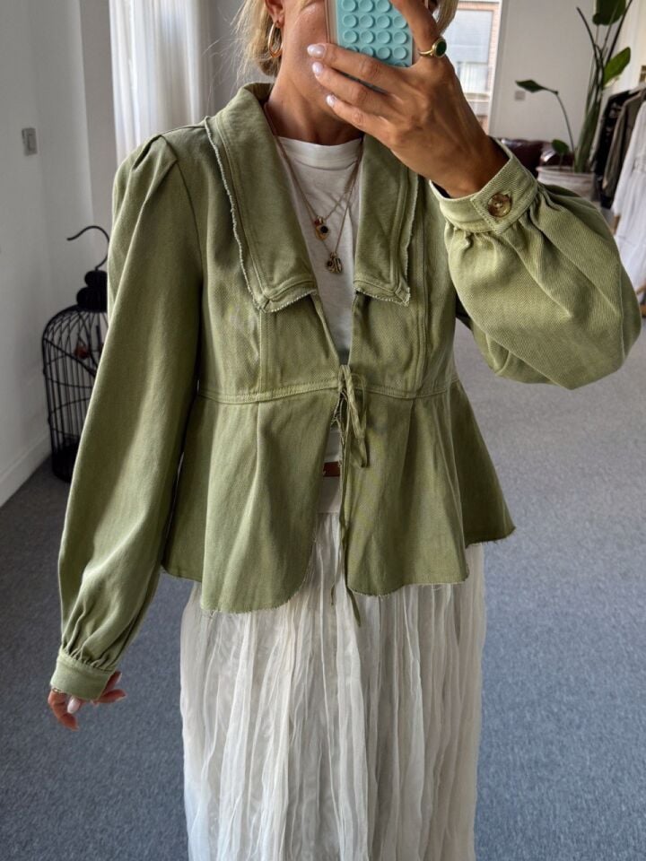 YEŞİL YAKA DETAY DENIM İTHAL CEKET