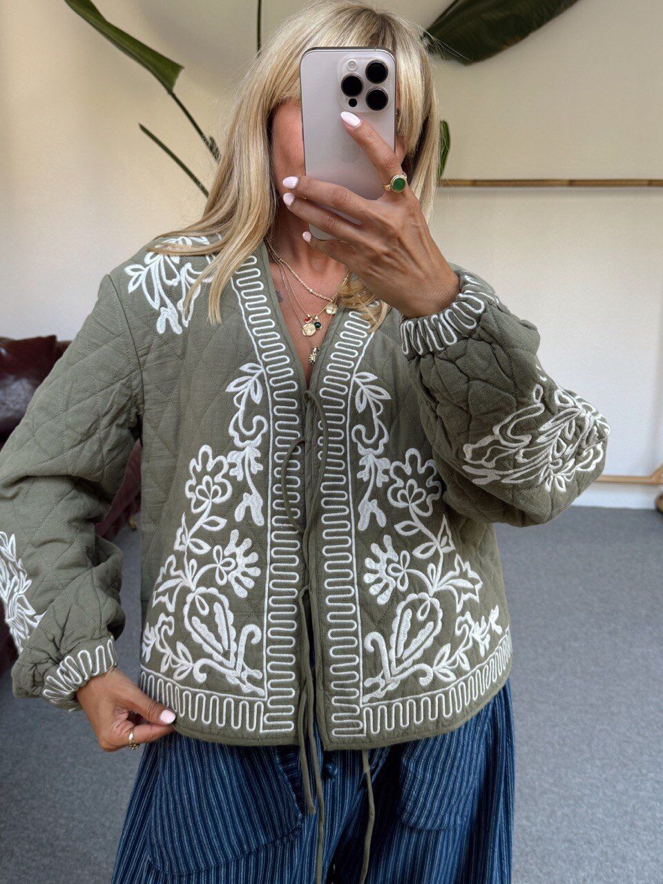 HAKİ İŞLEMELİ KAPİTONE İTHAL CEKET