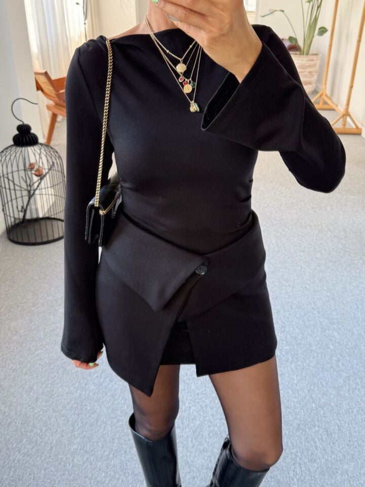 SİYAH ETEK PARÇA DETAYLI MİNİ ELBİSE