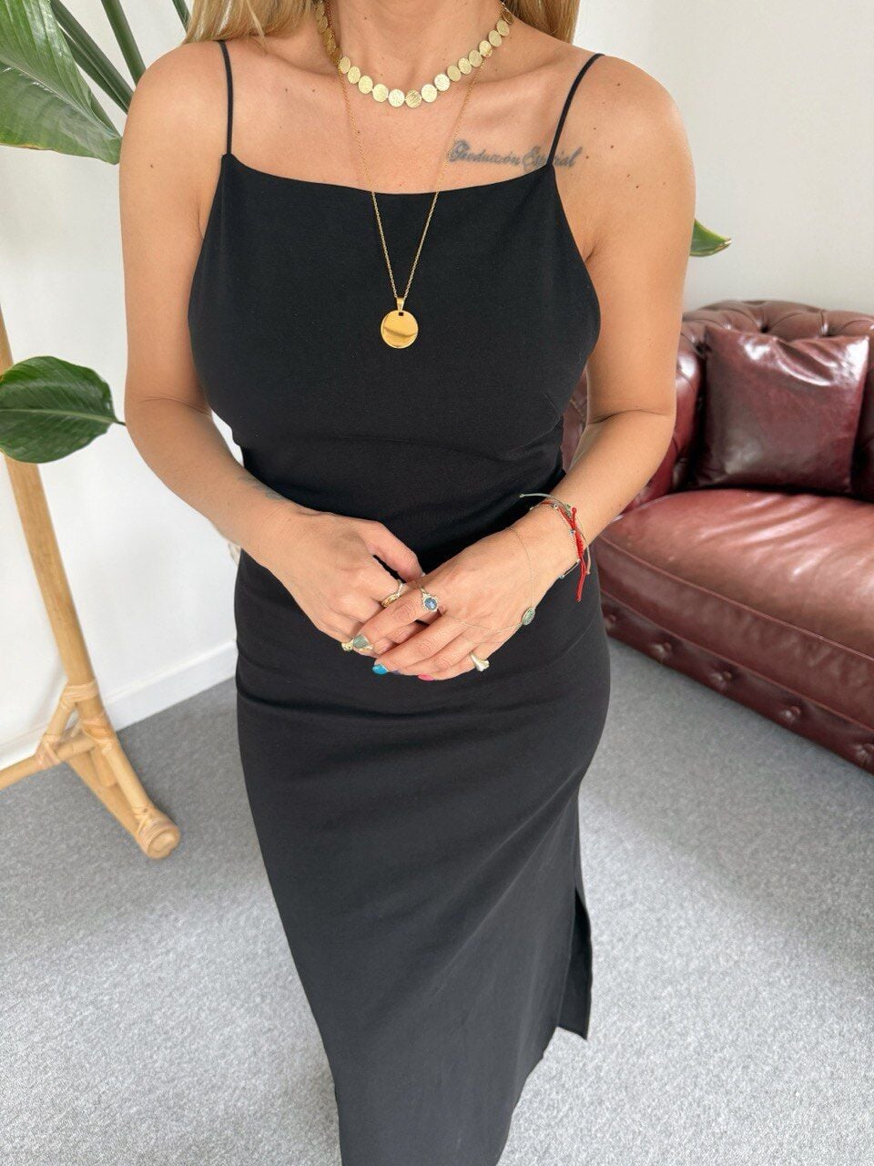 SİYAH SIRT DEKOLTELİ ELBİSE