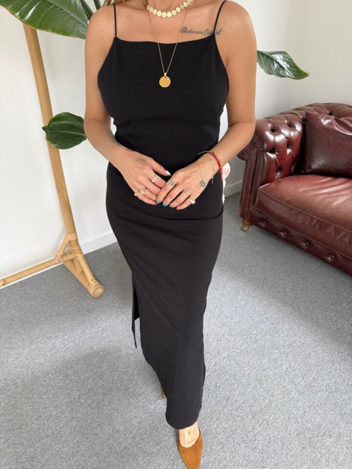 SİYAH SIRT DEKOLTELİ ELBİSE