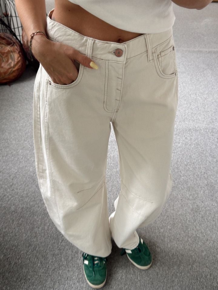 AÇIK RENK BARREL JEAN