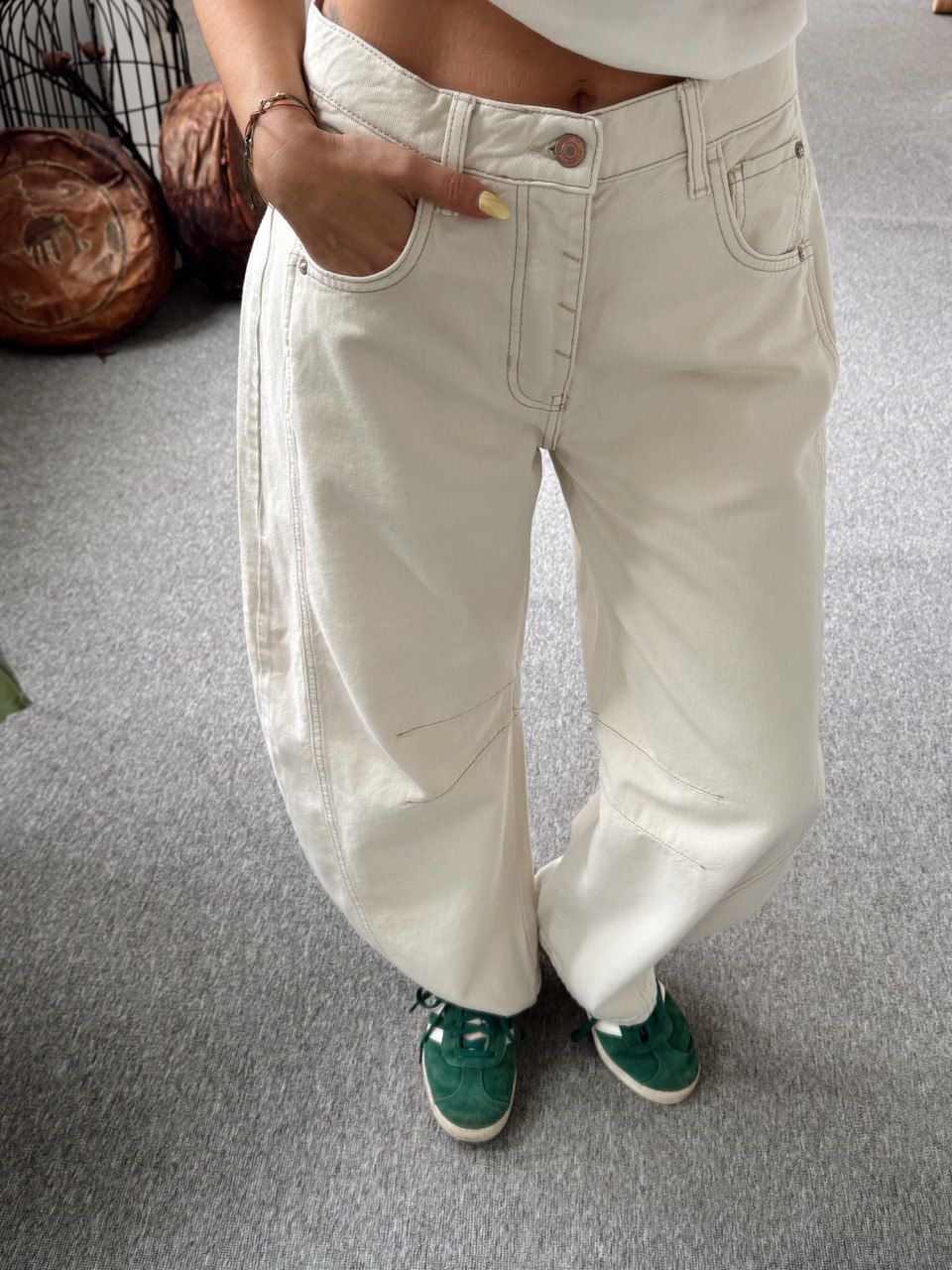 AÇIK RENK BARREL JEAN