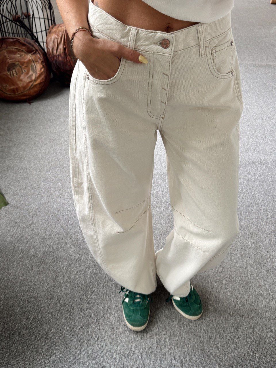 AÇIK RENK BARREL JEAN