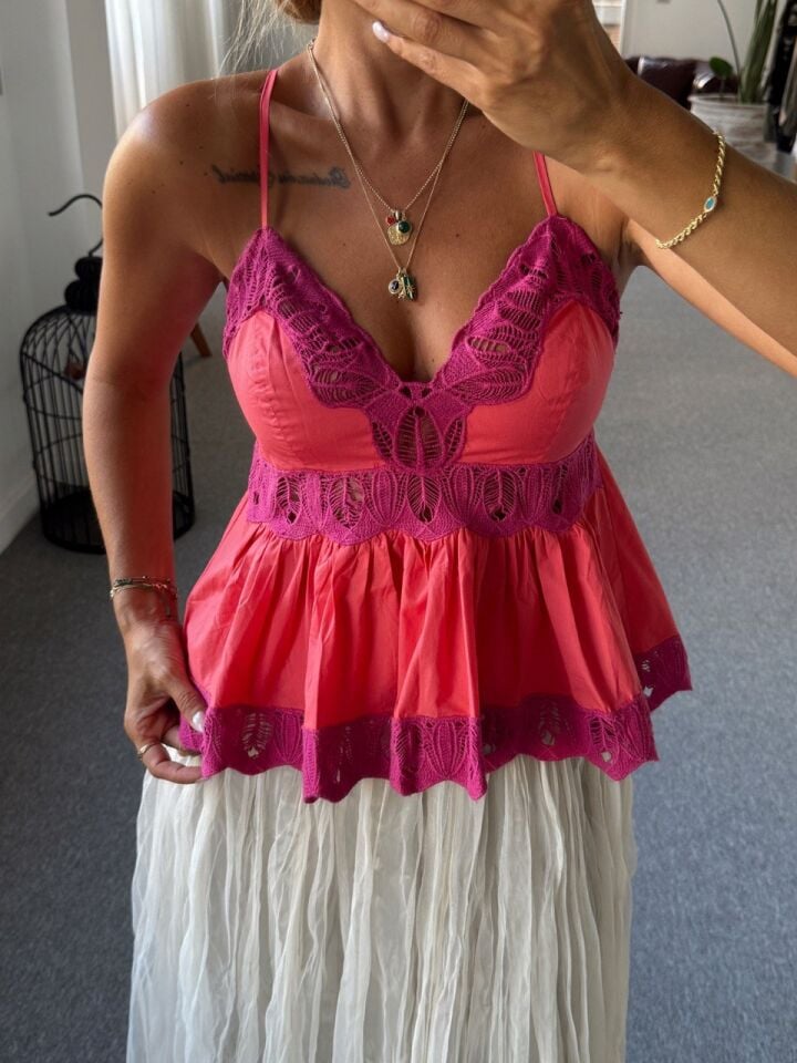 PEMBE  SIRT DETAY ASKILI İTHAL BLUZ