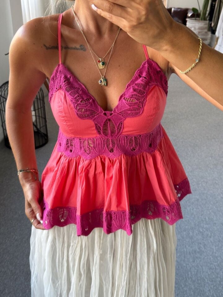 PEMBE  SIRT DETAY ASKILI İTHAL BLUZ