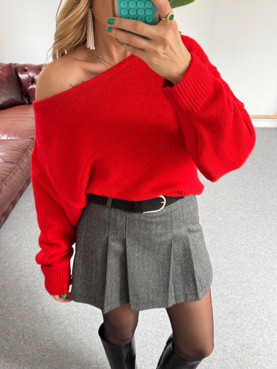 KIRMIZI OMUZ DETAY KAZAK