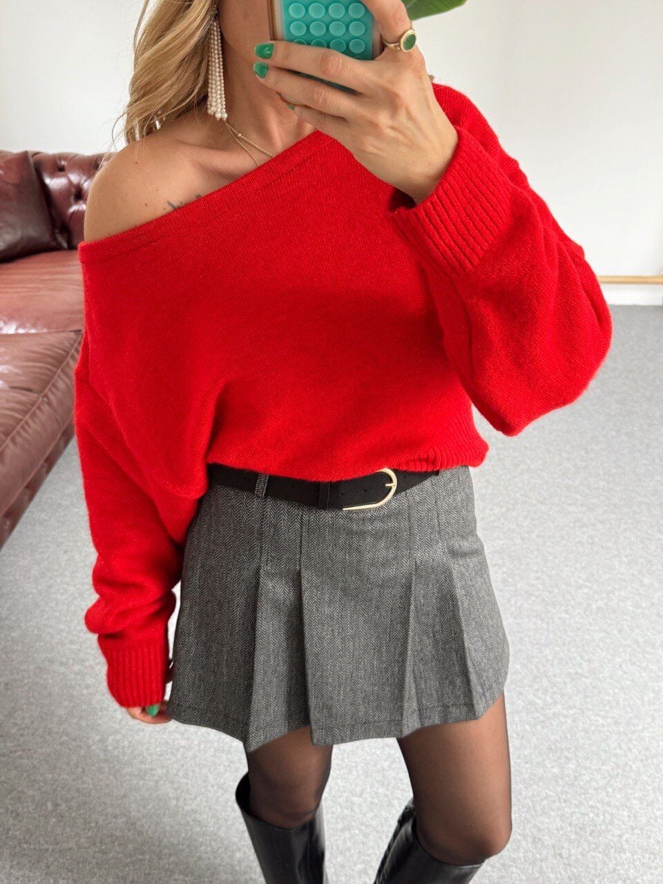 KIRMIZI OMUZ DETAY KAZAK