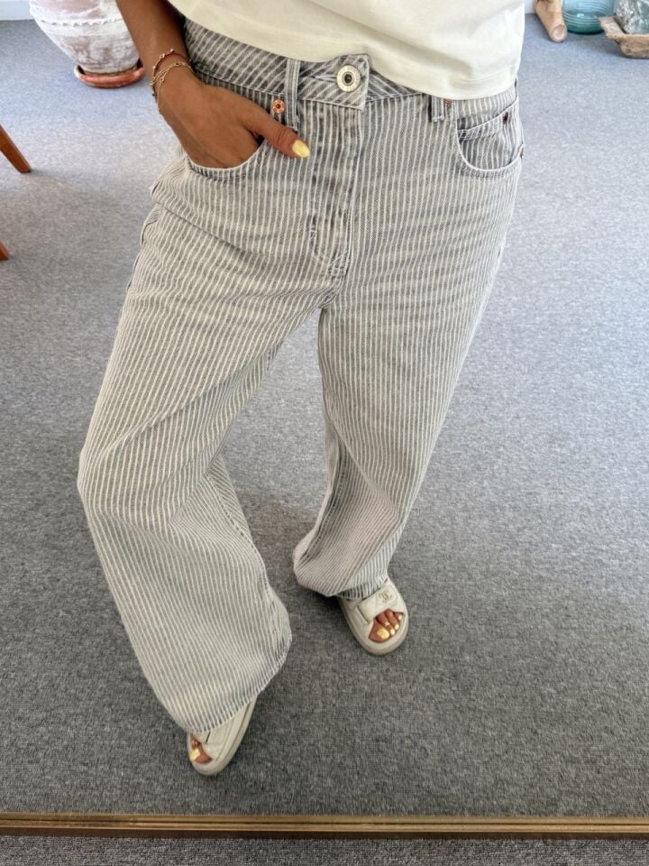 GRİ ÇİZGİLİ DÜŞÜK BEL DENİM PANTOLON