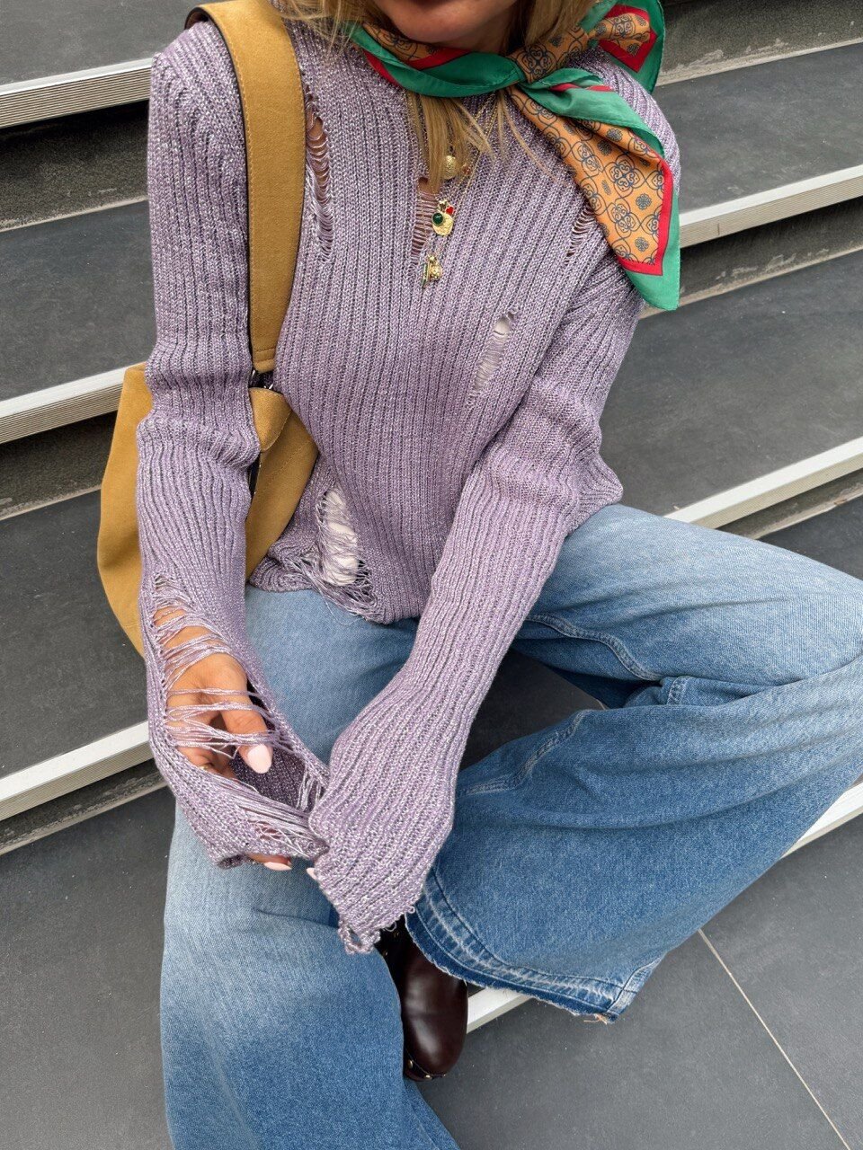 SİMLİ YIRTIK DETAYLI TRİKO