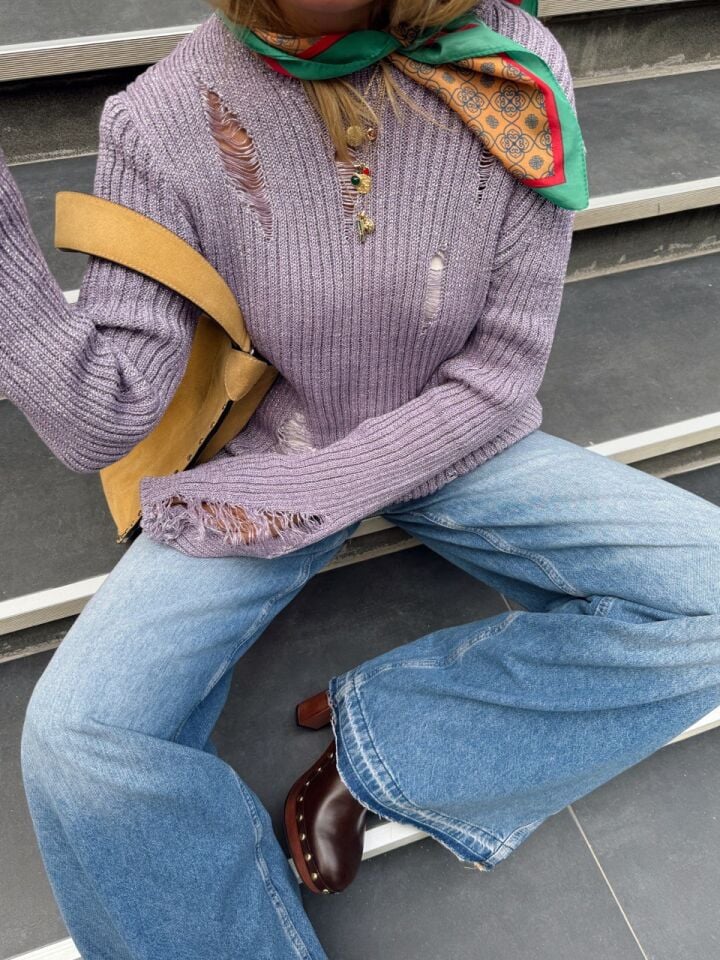 SİMLİ YIRTIK DETAYLI TRİKO