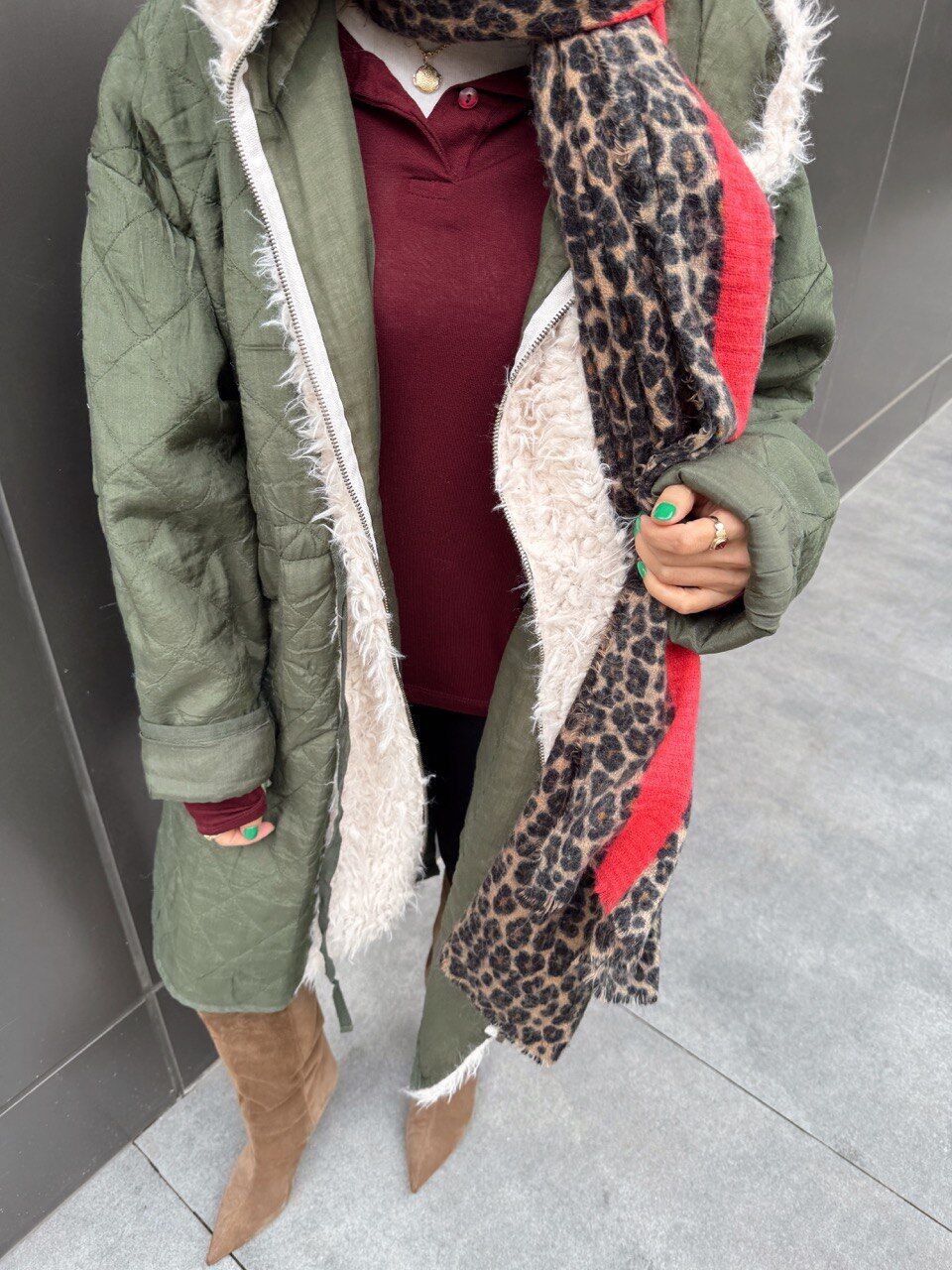 YEŞİL KÜRK DETAYLI İTHAL İNCE PARKA