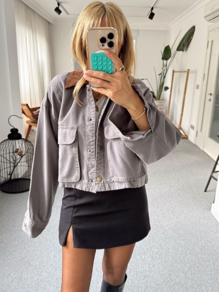 SİYAH YIRTMAÇ DETAY ŞORT ETEK