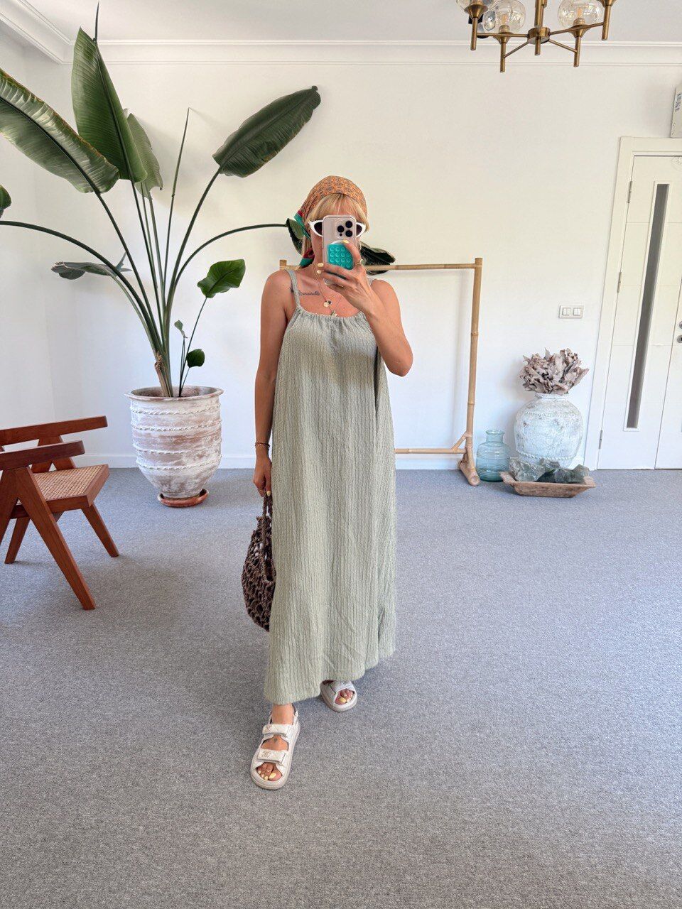 HAKİ GOFRE ASKILI ELBİSE