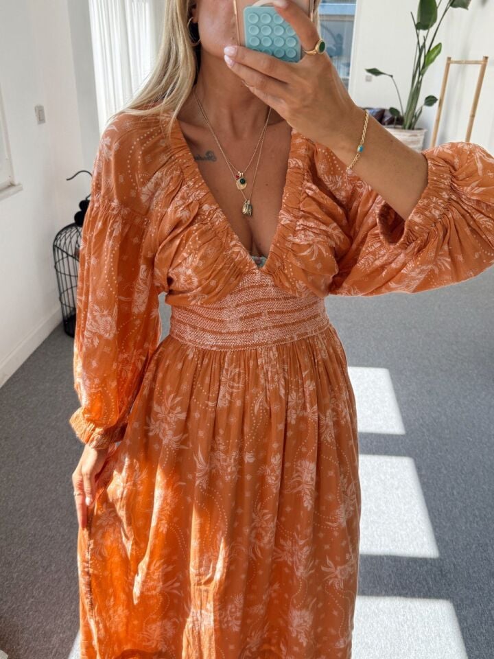 TURUNCU DESENLİ MAXI ITHAL ELBİSE