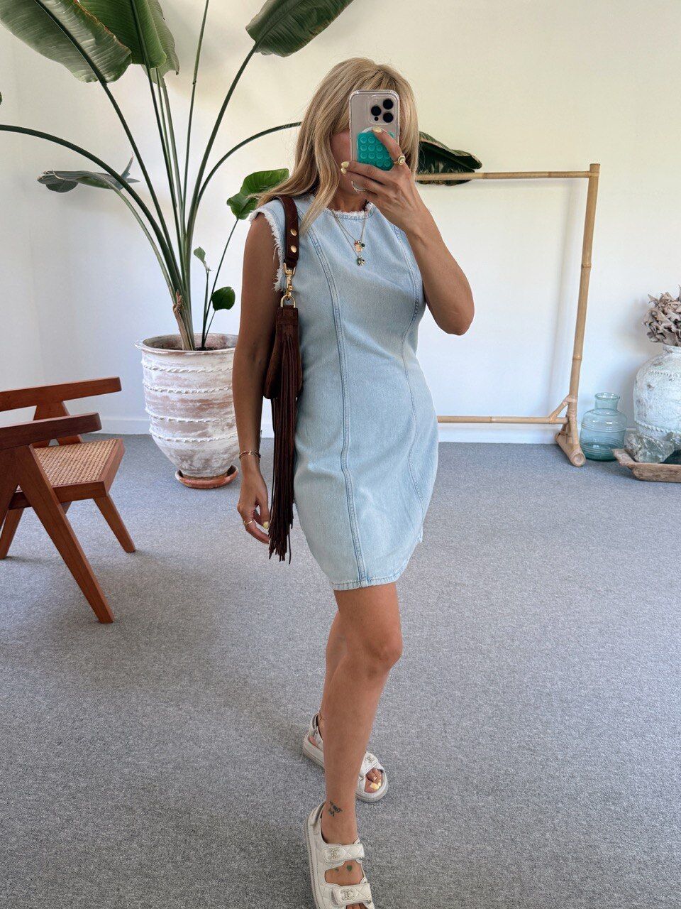 KOLSUZ MİNİ TENSEL ELBİSE
