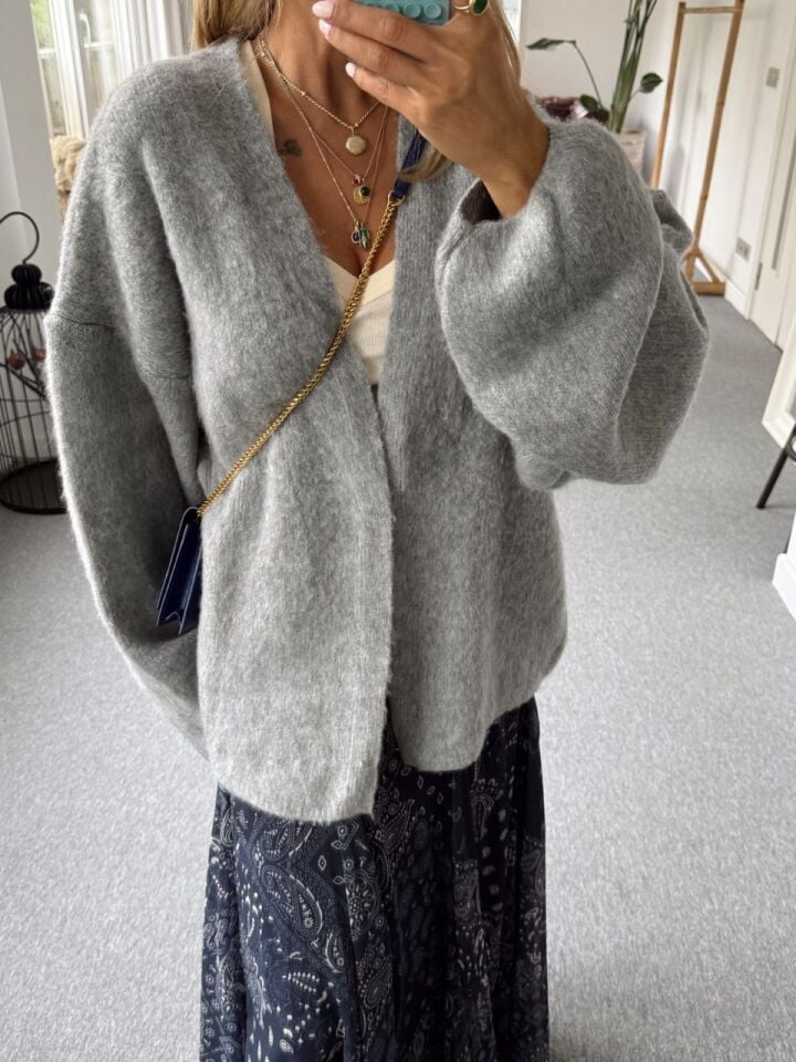 GRİ TİFTİK KARIŞIMLI YÜN HIRKA (ÖN SİPARİŞ)