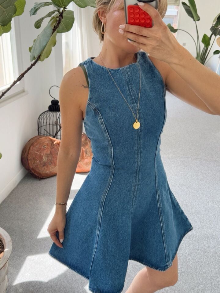 KOLSUZ DENIM ELBİSE