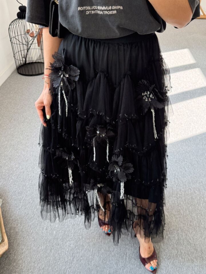 SİYAH TAŞ İŞLEMELİ İTHAL TÜTÜ ETEK