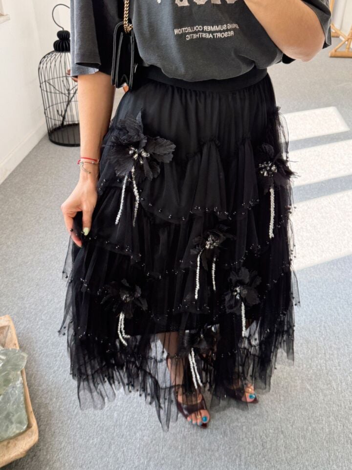 SİYAH TAŞ İŞLEMELİ İTHAL TÜTÜ ETEK