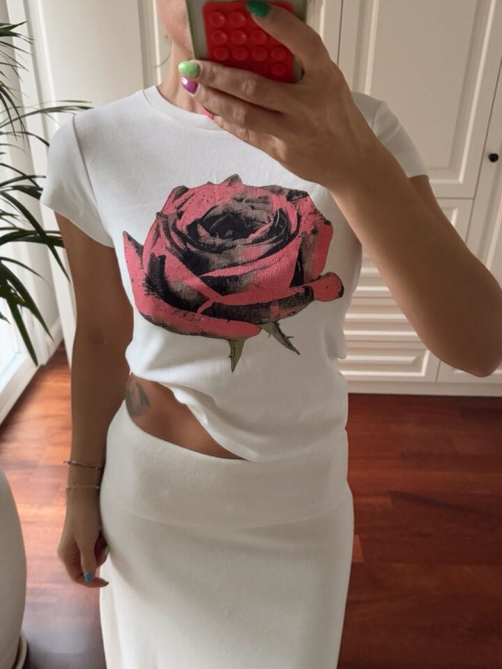 ÇİÇEK BASKILI TSHIRT