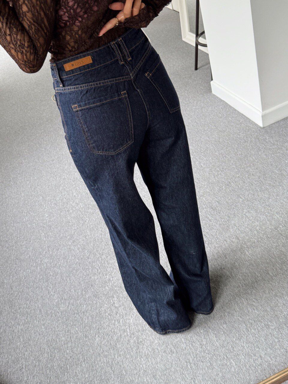 KOYU MAVİ ZİNCİR DETAY JEAN PANTOLON