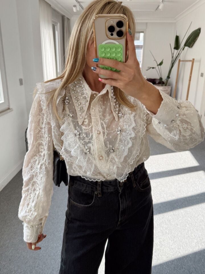 KREM BONCUK İŞLEMELİ İTHAL GÖMLEK (ÖN SİPARİŞ)