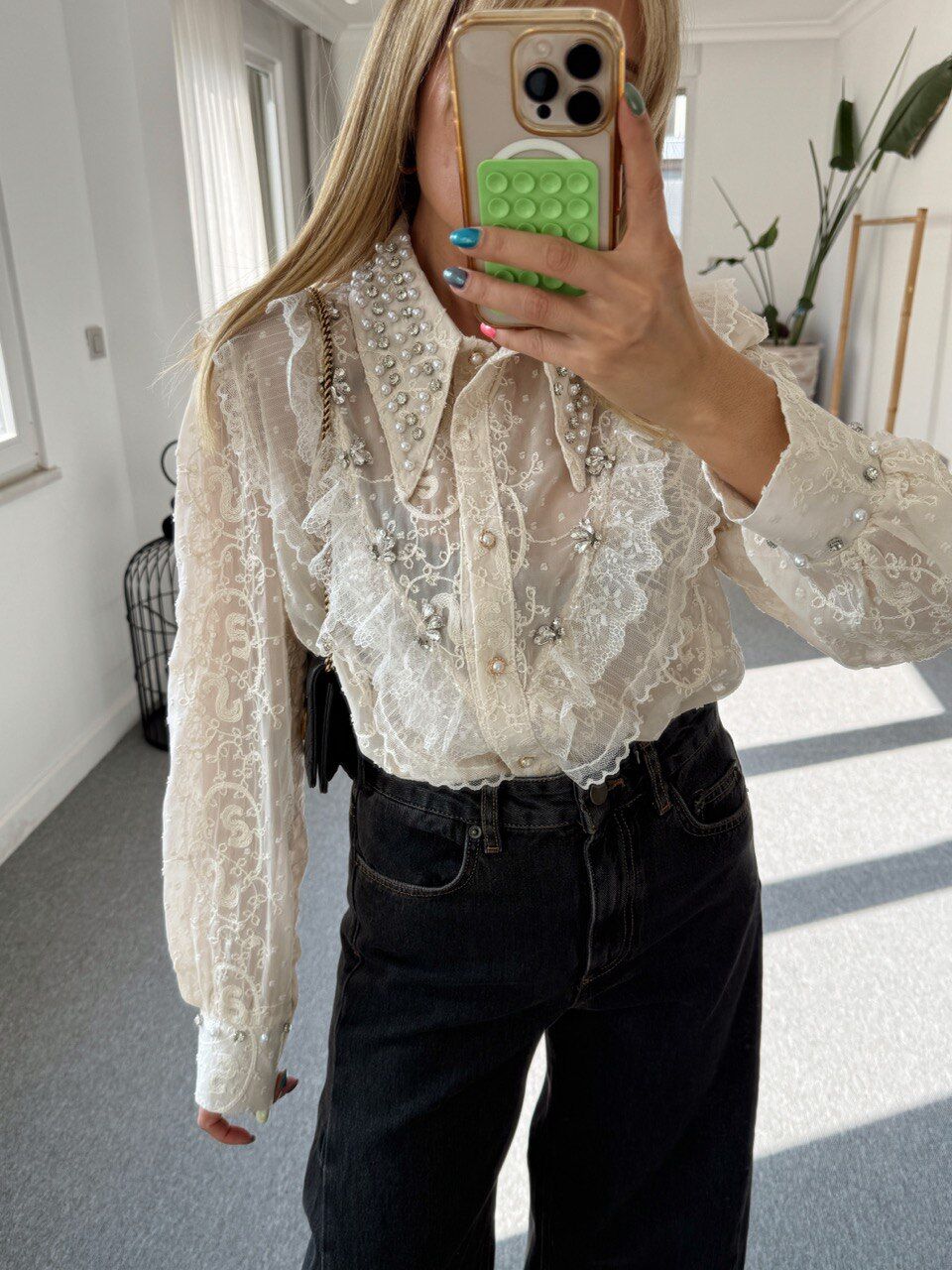 KREM BONCUK İŞLEMELİ İTHAL GÖMLEK (ÖN SİPARİŞ)