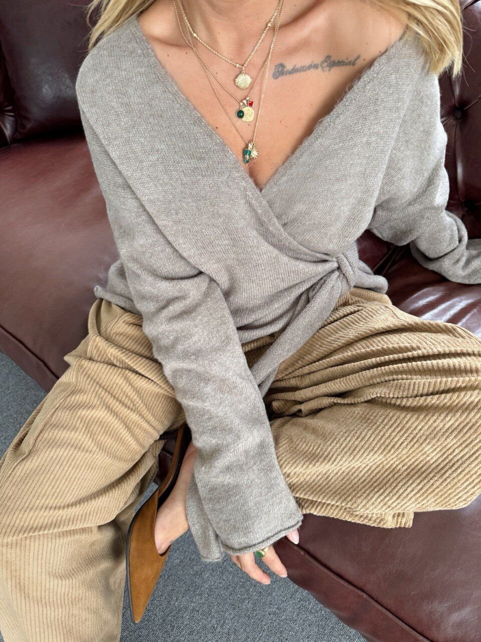 AÇIK VİZON YANDAN BAĞLAMALI KAZAK