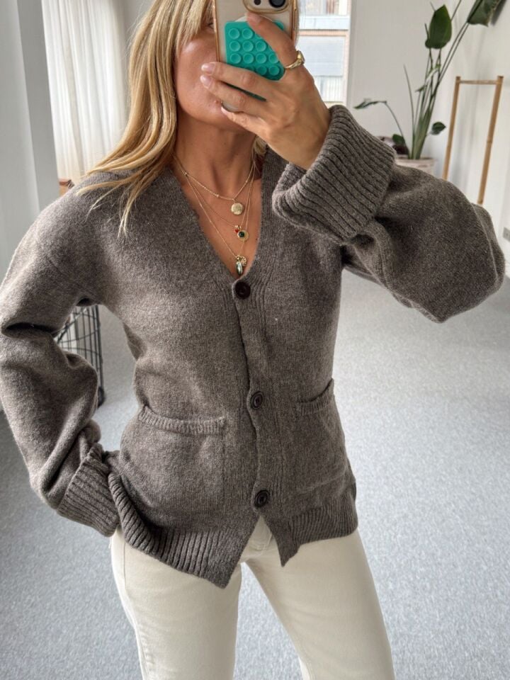 KAHVE DÜĞMELİ V YAKA HIRKA