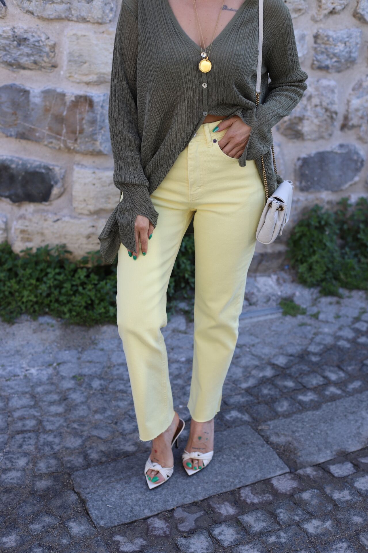 SARI BOYFIT PAÇASI KESİK JEAN