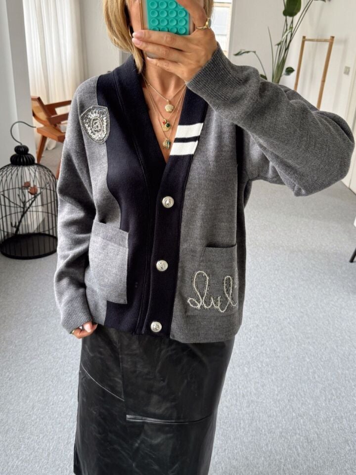 ARMA DETAY ŞERİTLİ  V YAKA HIRKA