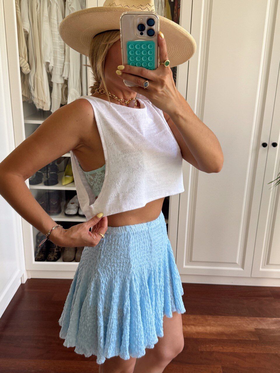 BEYAZ YAN DEKOLTELİ CROP