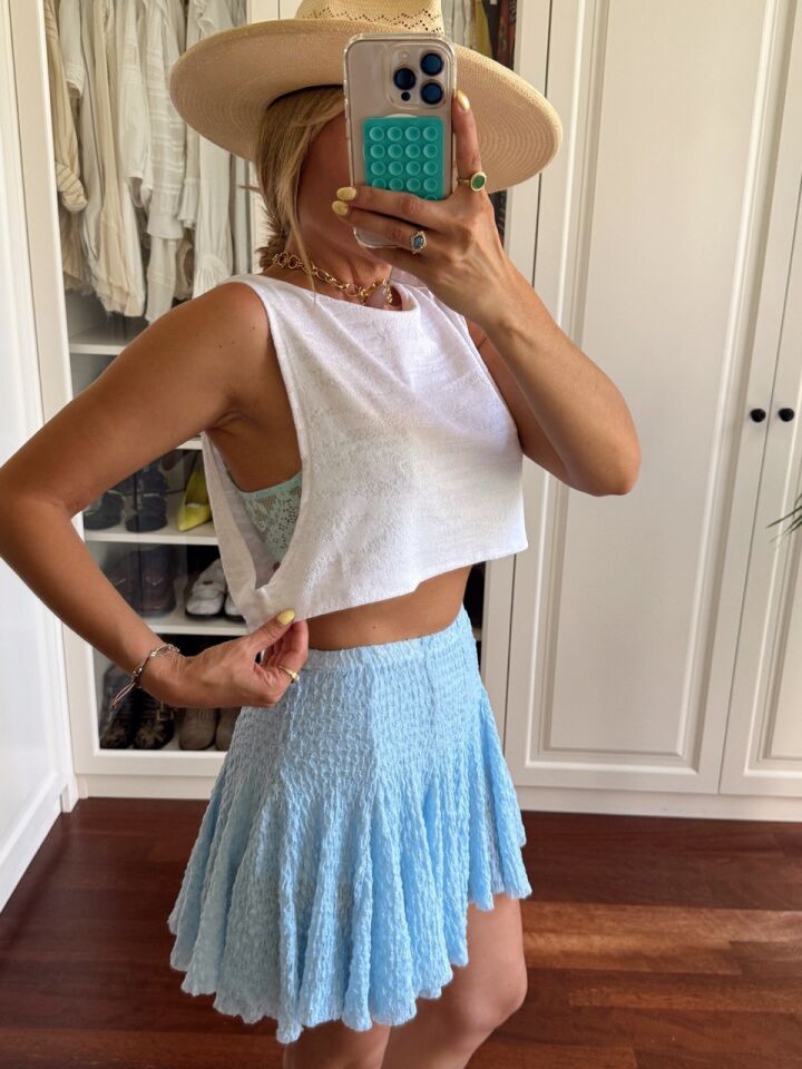 BEYAZ YAN DEKOLTELİ CROP