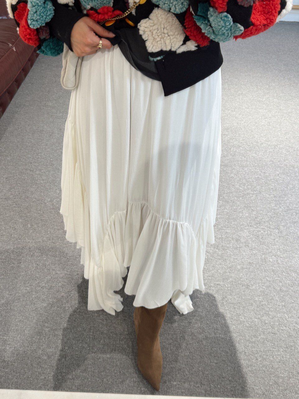 KIRIK BEYAZ ASİMETRİK ETEK