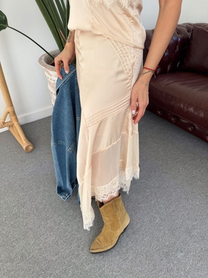 ŞARAP RENGİ SATEN DANTEL DETAY TAKIM