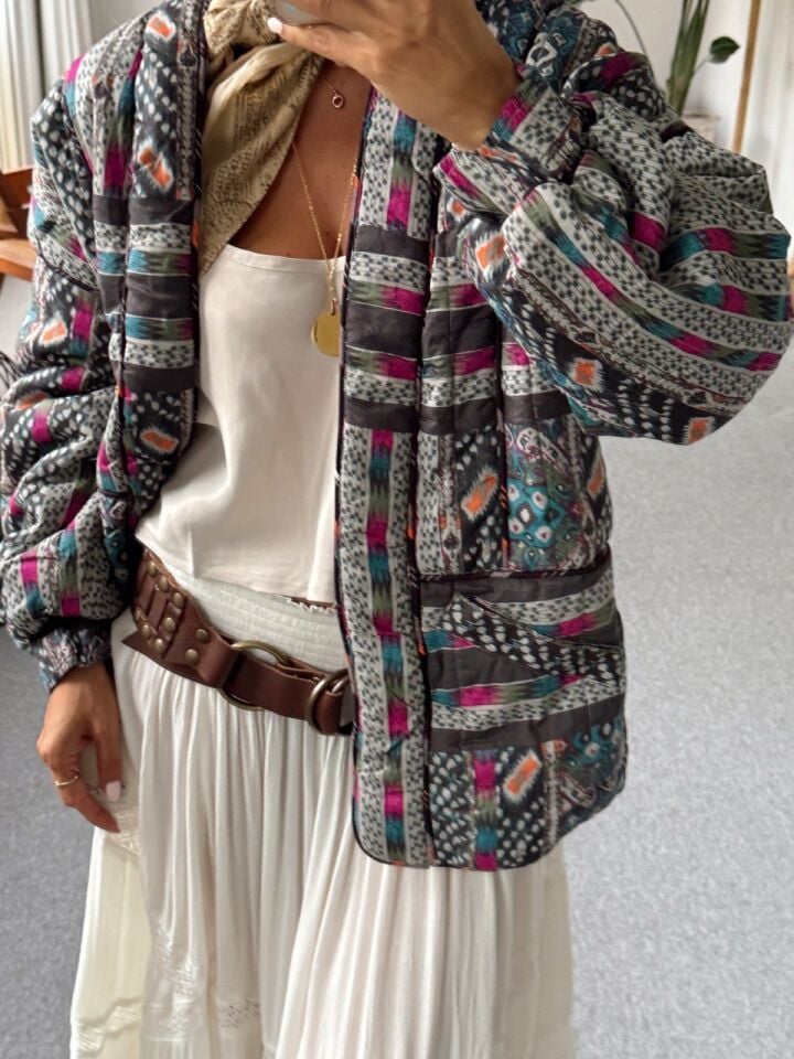 ETNİK DESENLİ KAPİTONE İTHAL CEKET