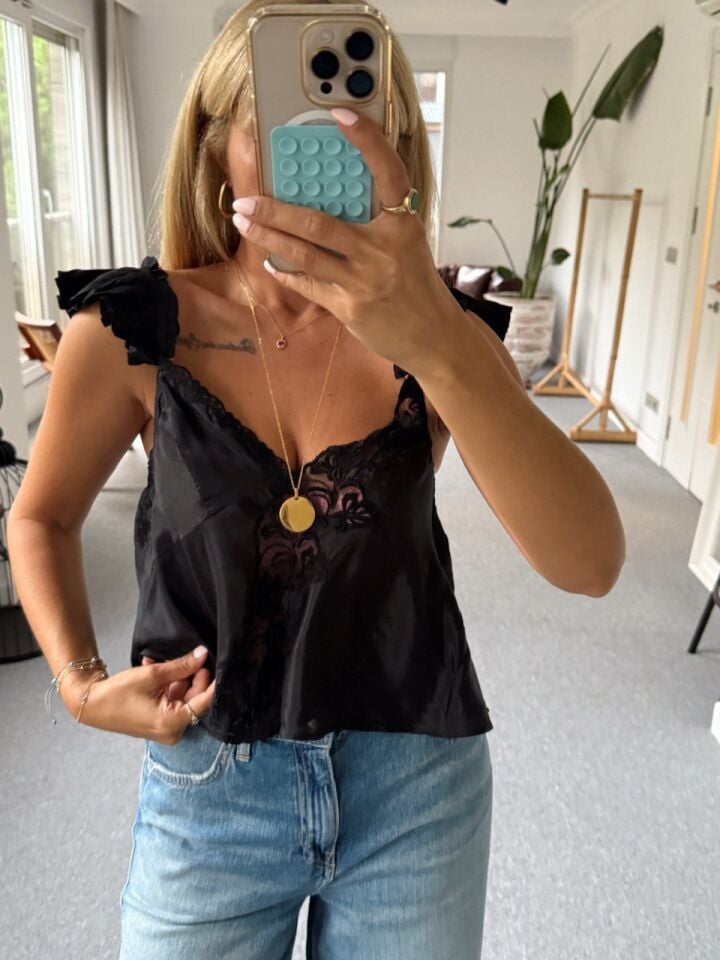 SİYAH SATEN İTHAL BLUZ