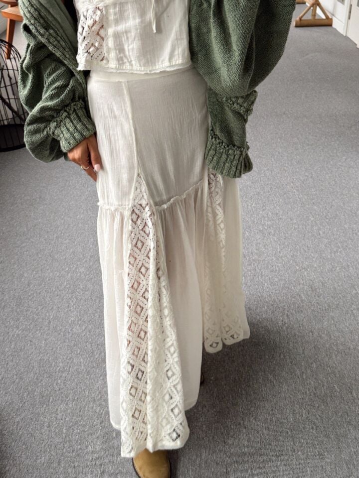 BEYAZ DANTEL DETAY İTHAL BLUZ ETEK TAKIM