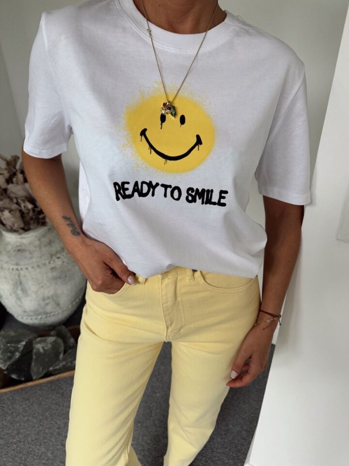 SMILE BASKILI TSHIRT