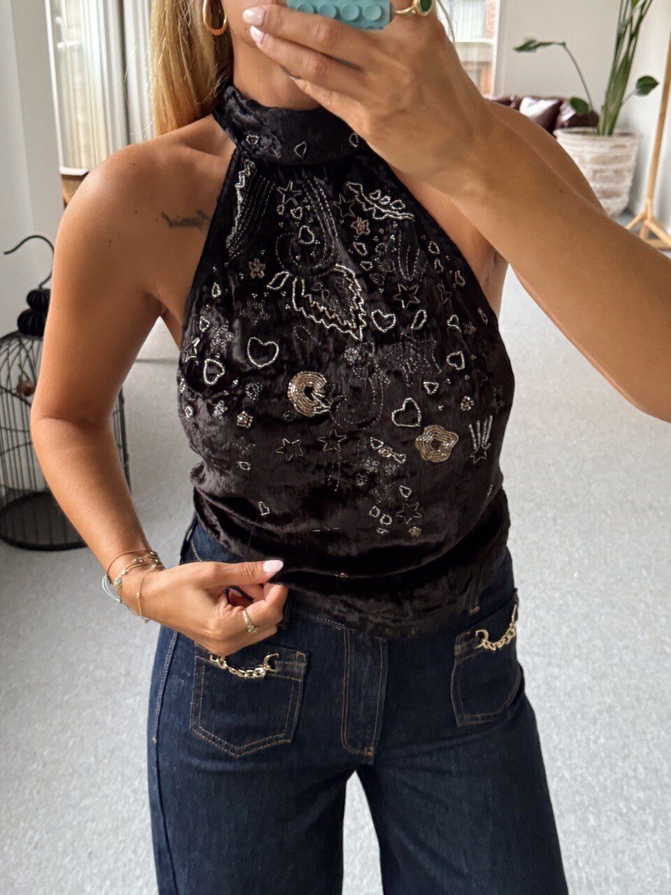 KADİFE TAŞ İŞLEMELİ HALTER YAKA İTHAL BLUZ