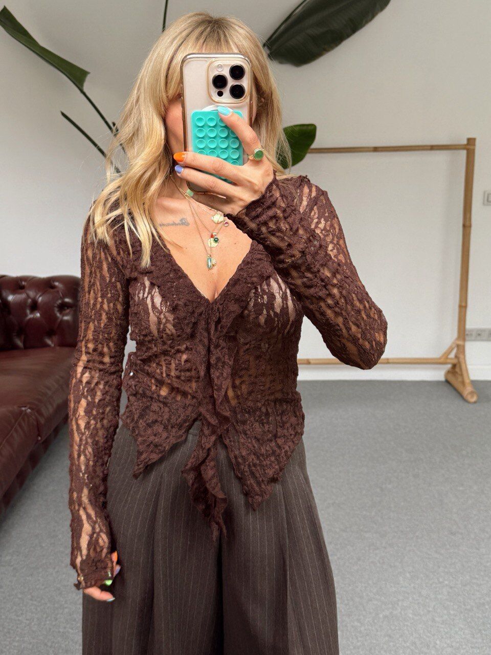 KAHVE FIRFIRLI DANTEL BLUZ