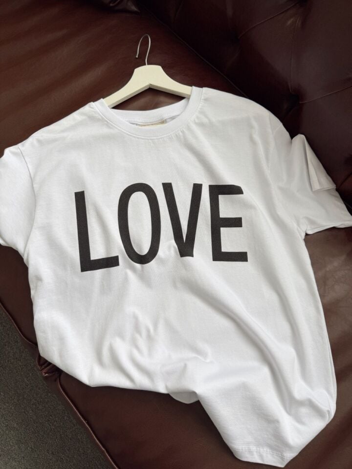 LOVE BASKILI BASİC TSHİRT