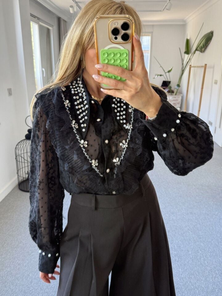 SİYAH BONCUK İŞLEMELİ İTHAL GÖMLEK