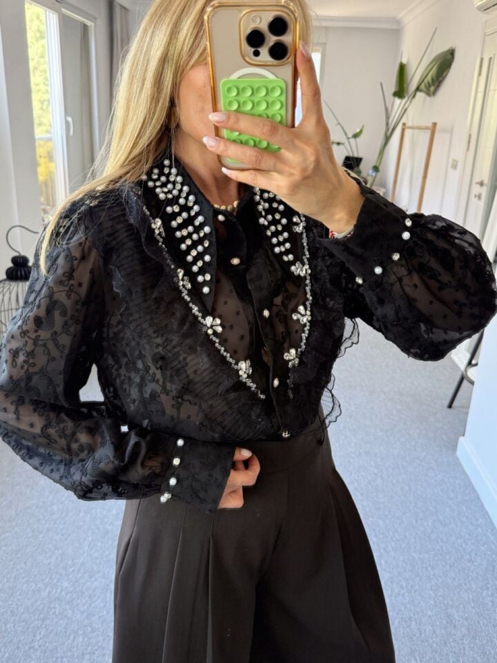 SİYAH BONCUK İŞLEMELİ İTHAL GÖMLEK