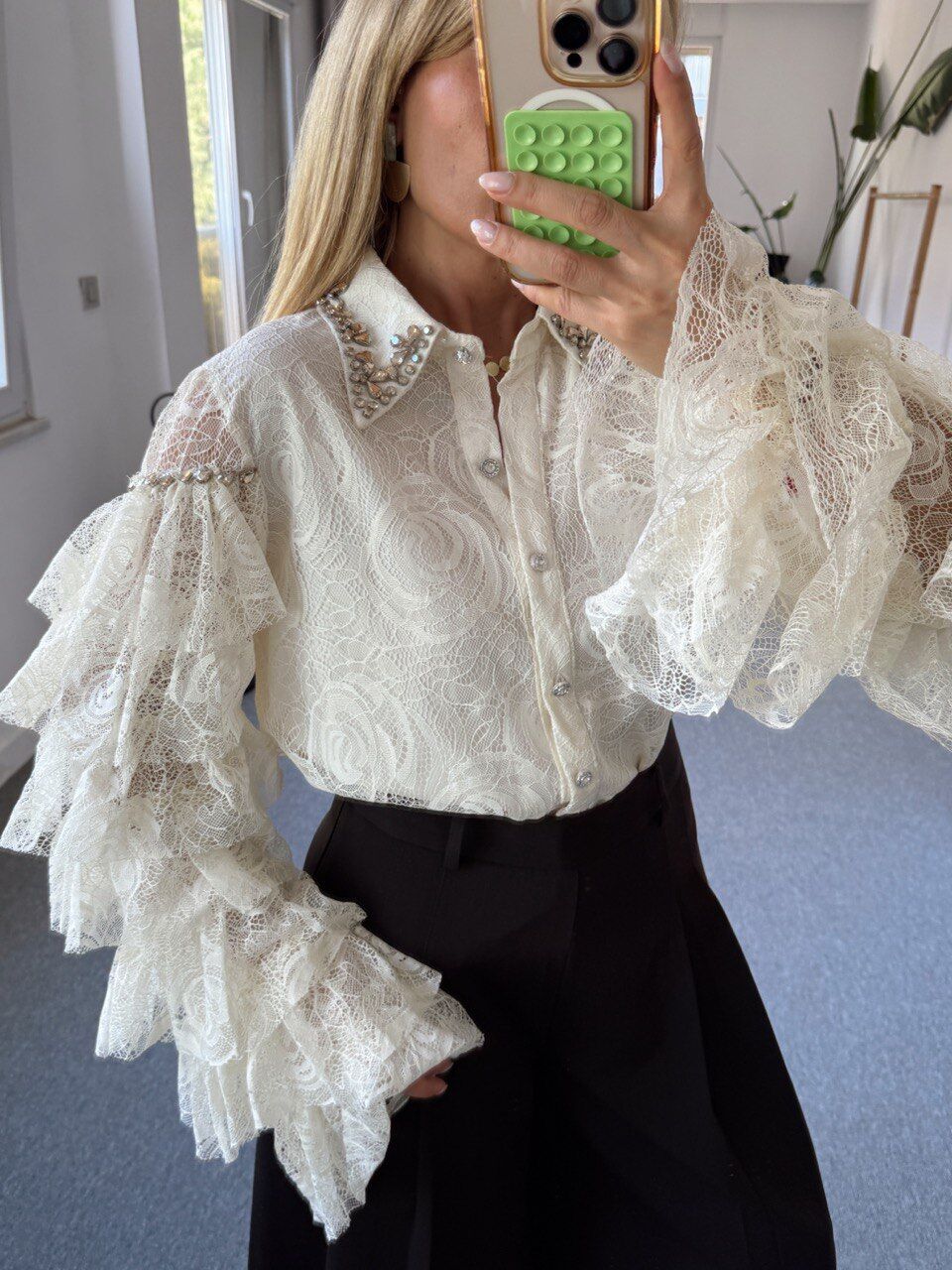 KREM İŞLEMELİ KOL DEYAY İTHAL GÖMLEK