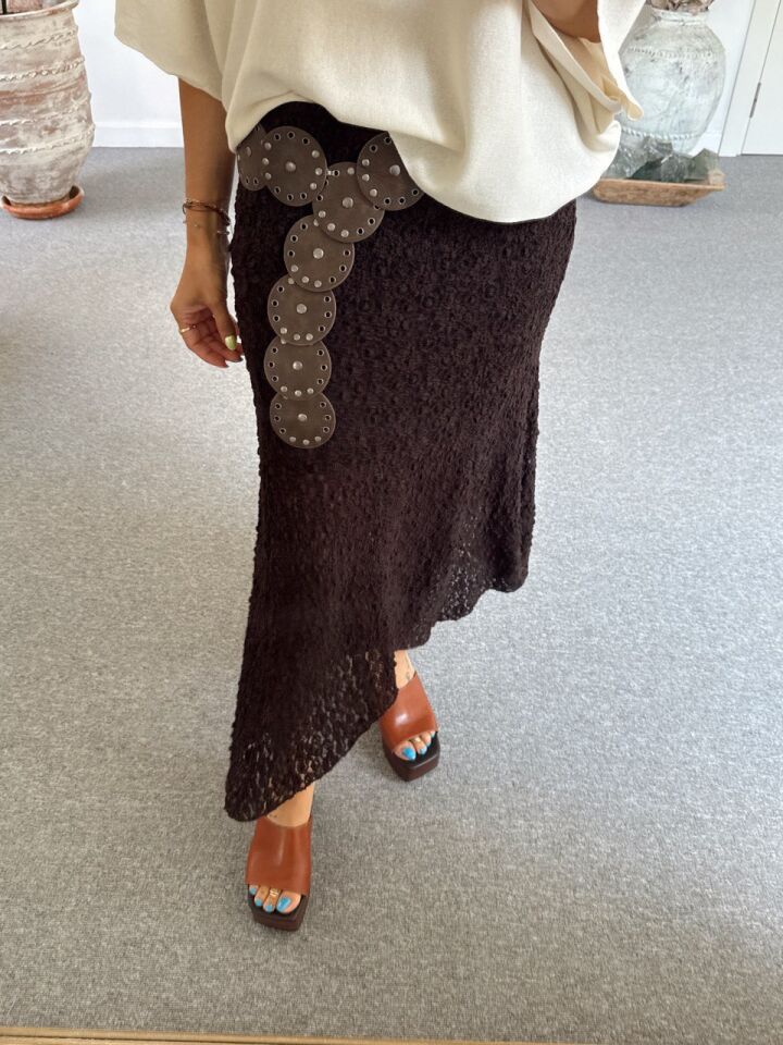 KAHVERENGİ ASTARLI DANTEL MİDİ  ETEK