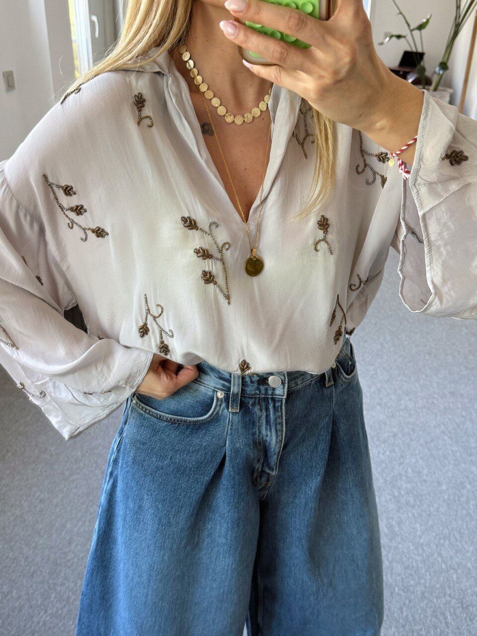 GRİ BONCUK İŞLEMELİ BLUZ